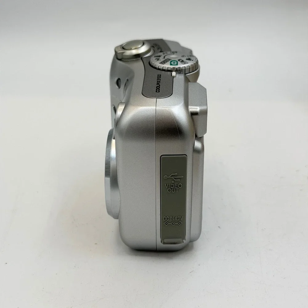 Nikon Coolpix 3100 Digital Camera Silver 3.2MP 3x Optical Zoom Boxed Bundle